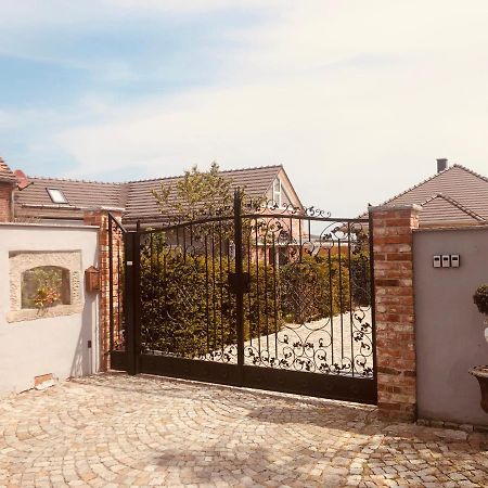 Alte Schmiede Mit Sauna, Pool Und Whirpool Im Aussenbereich Schoenstes Ferienhaus Der Lausitz Elsterheide Экстерьер фото